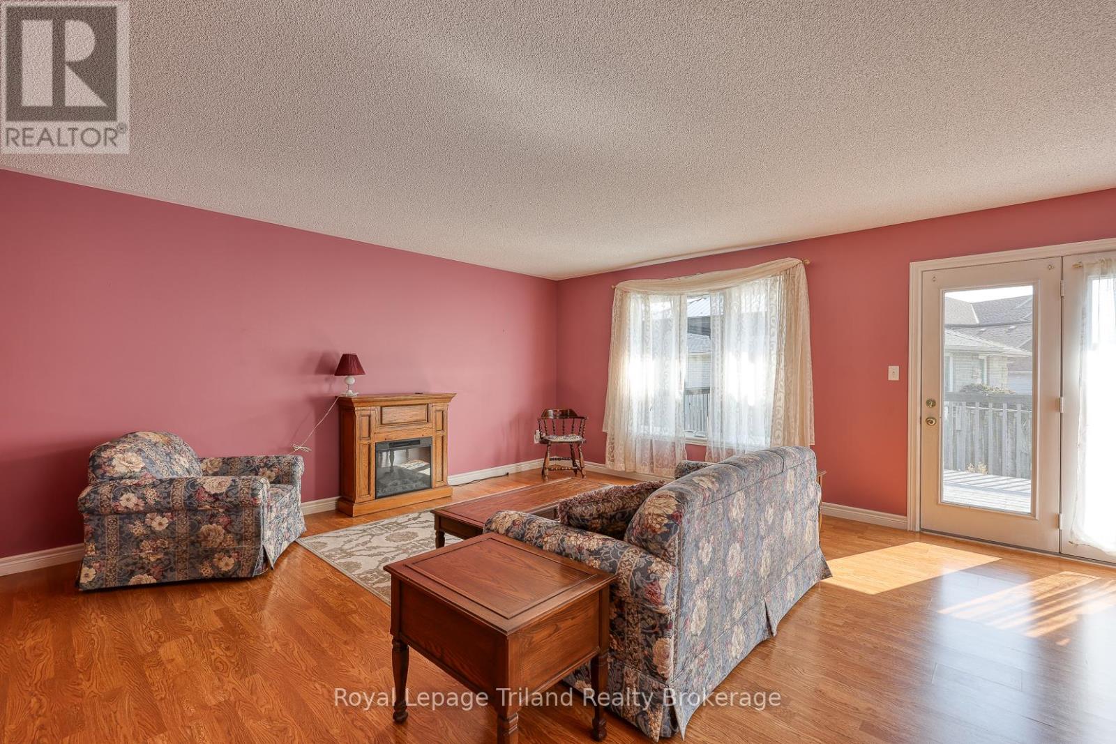 245 Falcon Drive, Woodstock, Ontario  N4T 0A1 - Photo 12 - X12336861