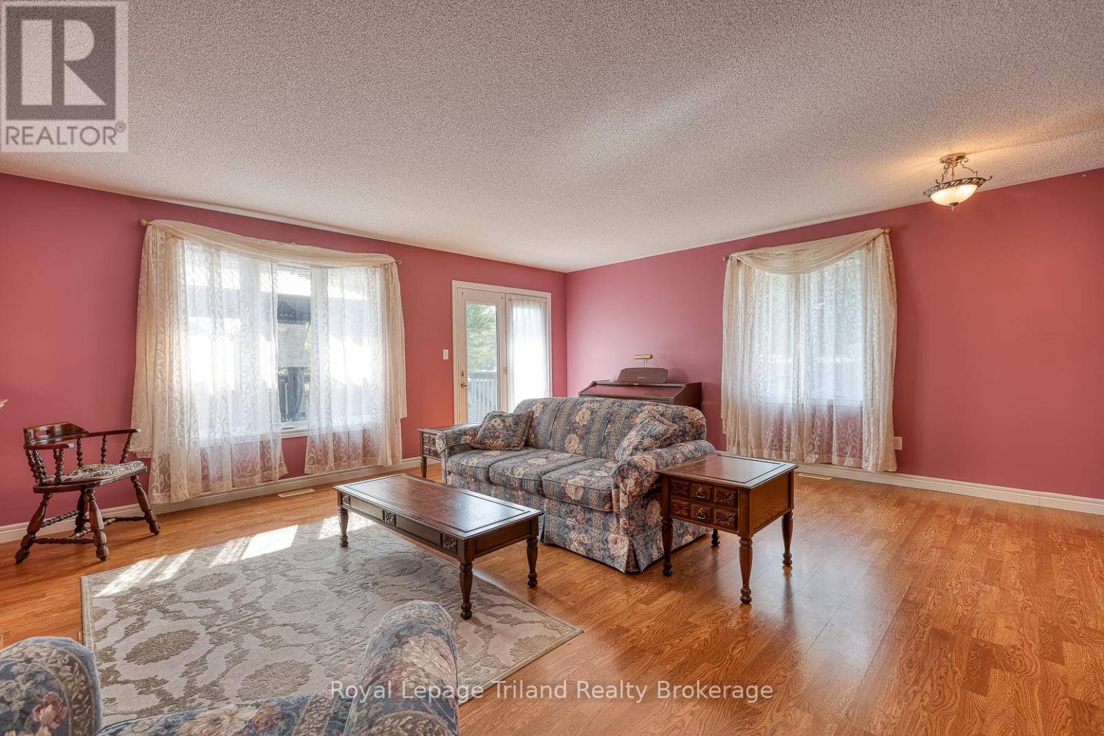 245 Falcon Drive, Woodstock, Ontario  N4T 0A1 - Photo 14 - X12336861