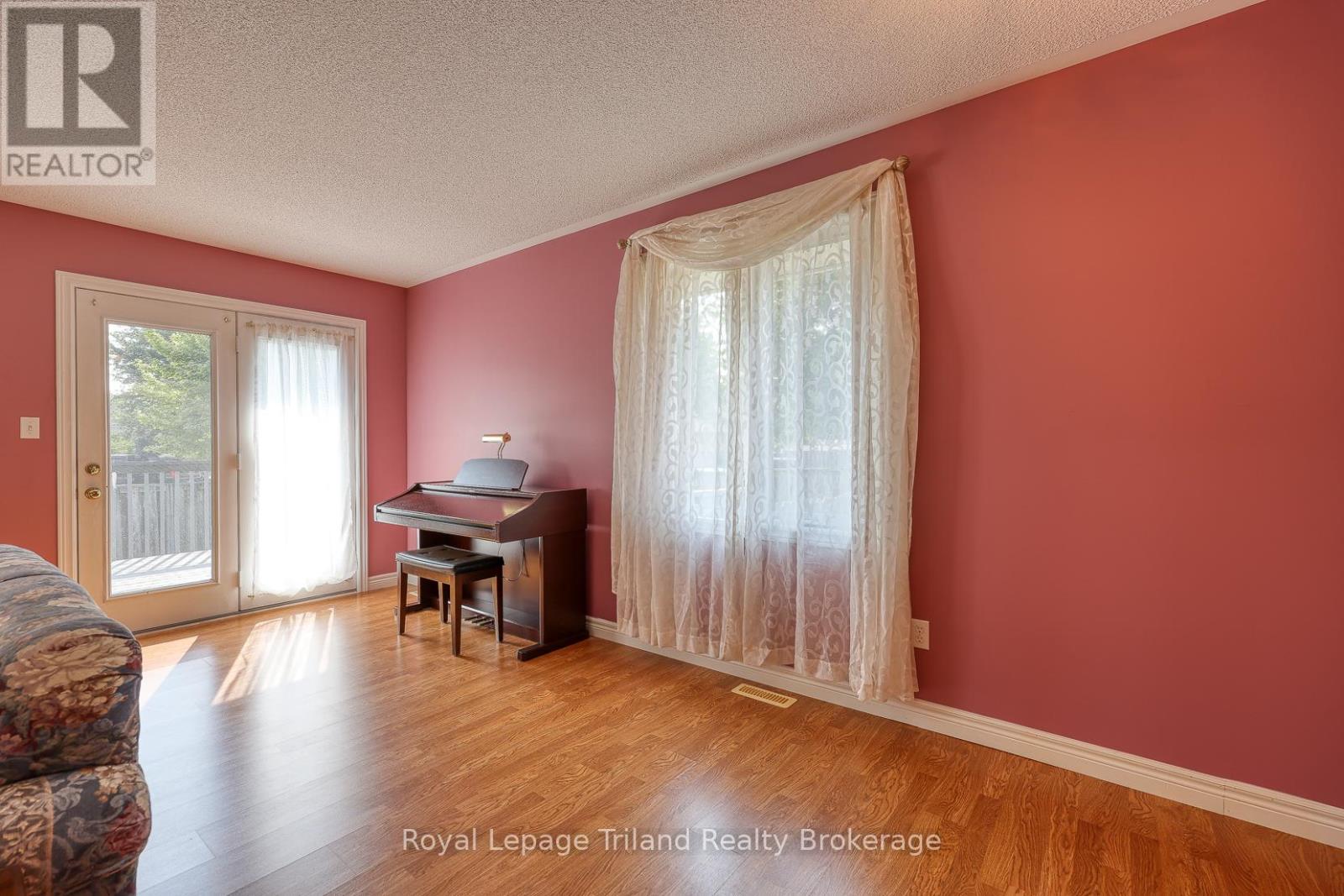 245 Falcon Drive, Woodstock, Ontario  N4T 0A1 - Photo 15 - X12336861