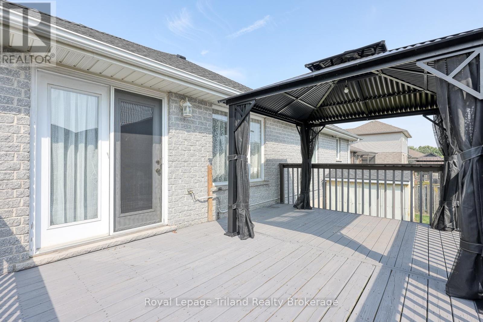 245 Falcon Drive, Woodstock, Ontario  N4T 0A1 - Photo 45 - X12336861
