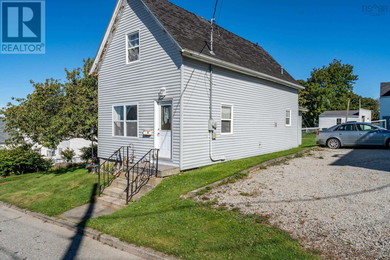 10 Store Street, Yarmouth, Nova Scotia  B5A 2Z2 - Photo 4 - 202423049