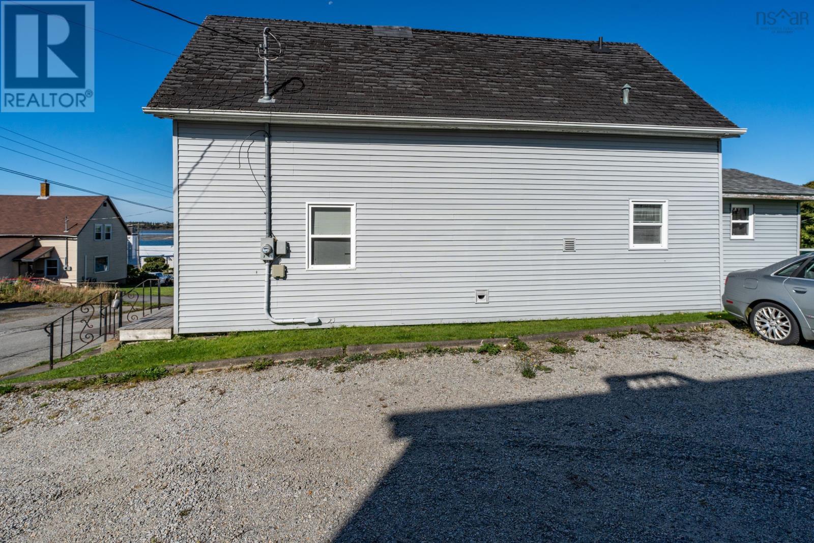 10 Store Street, Yarmouth, Nova Scotia  B5A 2Z2 - Photo 5 - 202423049