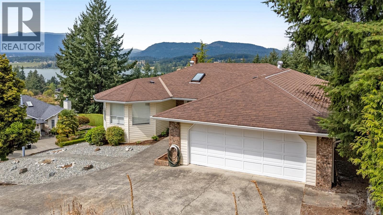 Property at 1500 Thomson Terr image 3