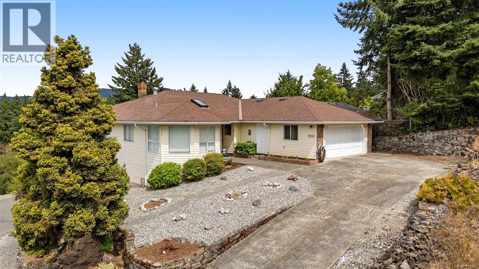 Property at 1500 Thomson Terr image 4