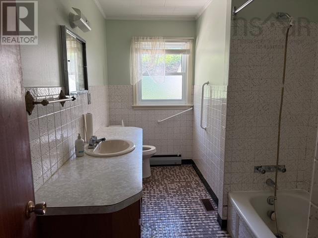 14 Linden Avenue, Bridgewater, Nova Scotia  B4V 1J6 - Photo 30 - 202517504