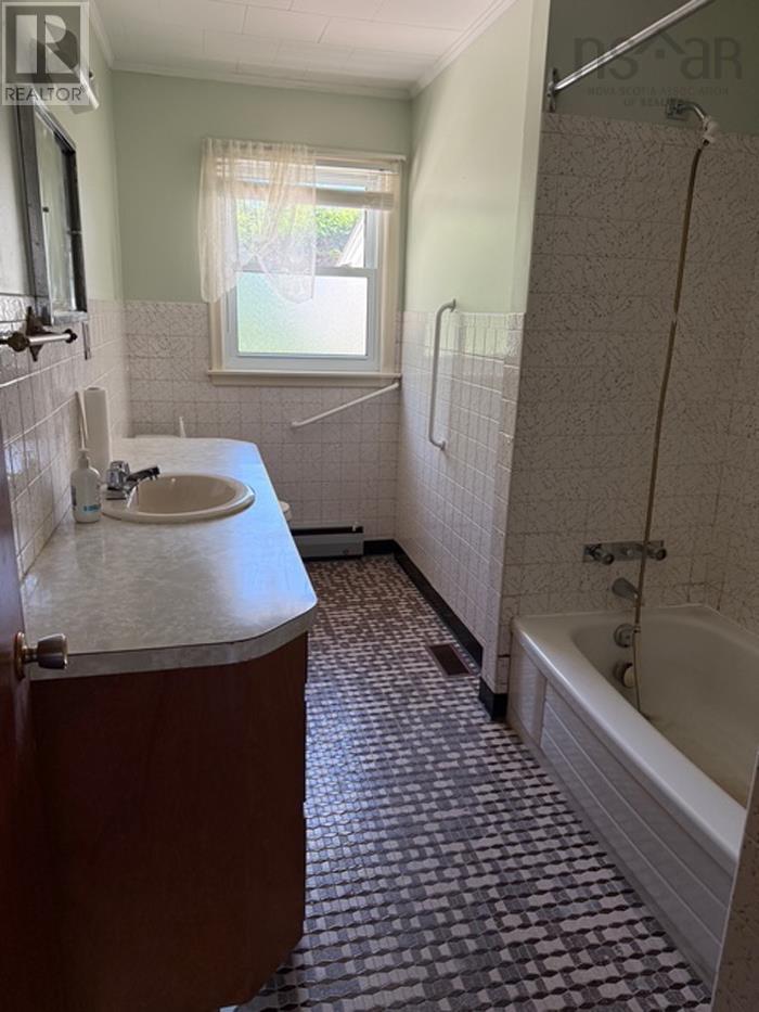 14 Linden Avenue, Bridgewater, Nova Scotia  B4V 1J6 - Photo 29 - 202517504