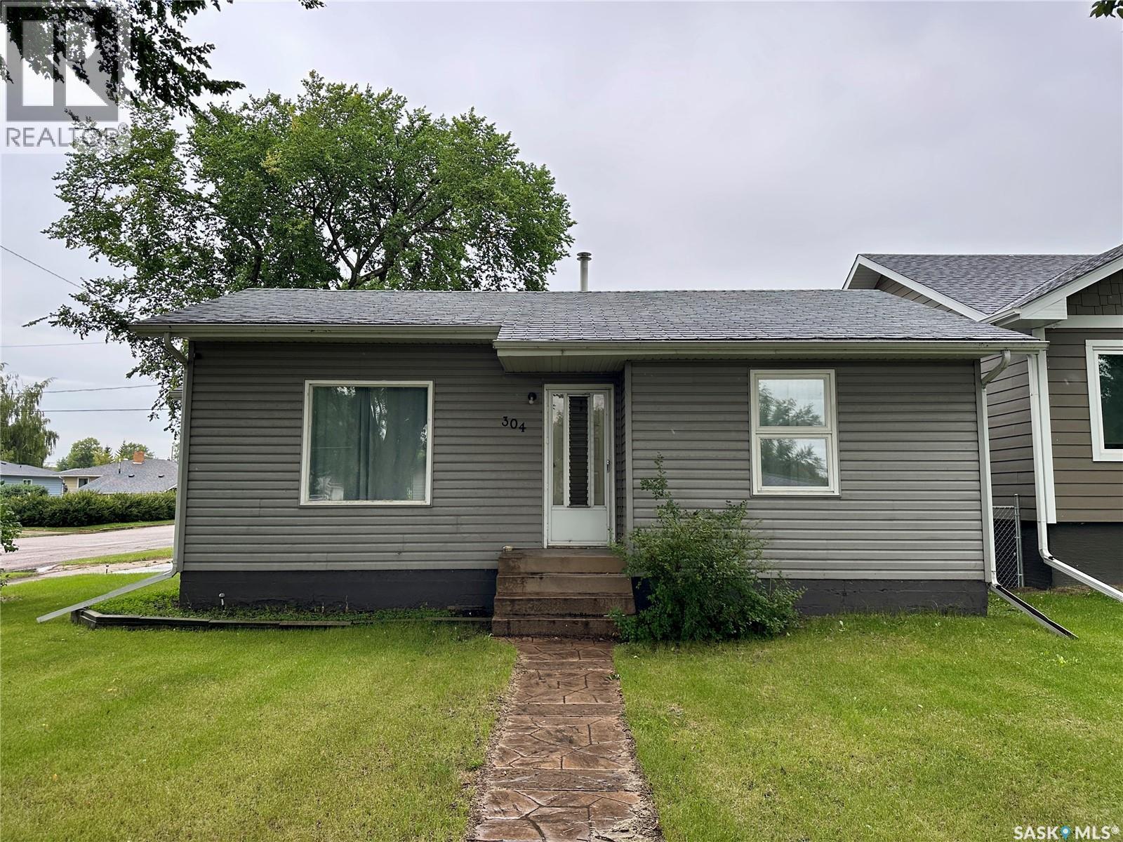 304 5th Avenue E, Canora, Saskatchewan  S0A 0L0 - Photo 1 - SK015238