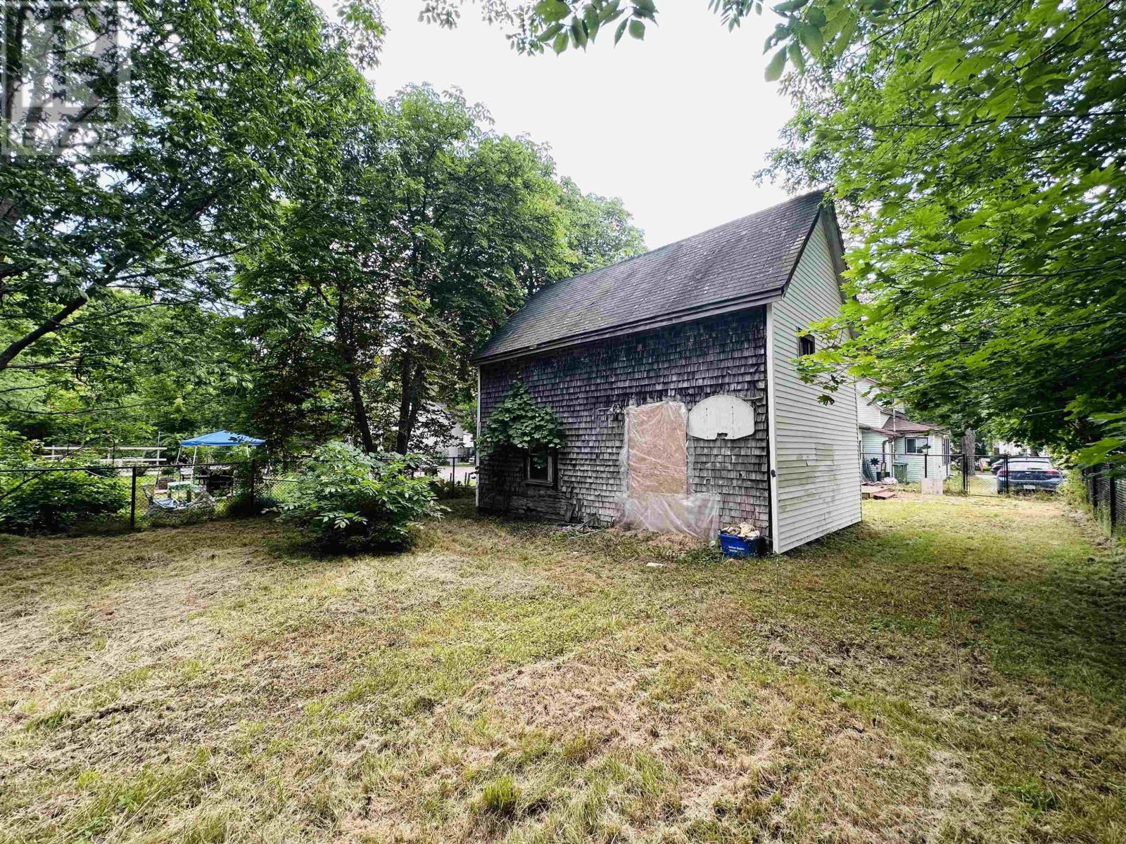 210 Victoria Road, Bridgewater, Nova Scotia  B4V 2N9 - Photo 22 - 202519635