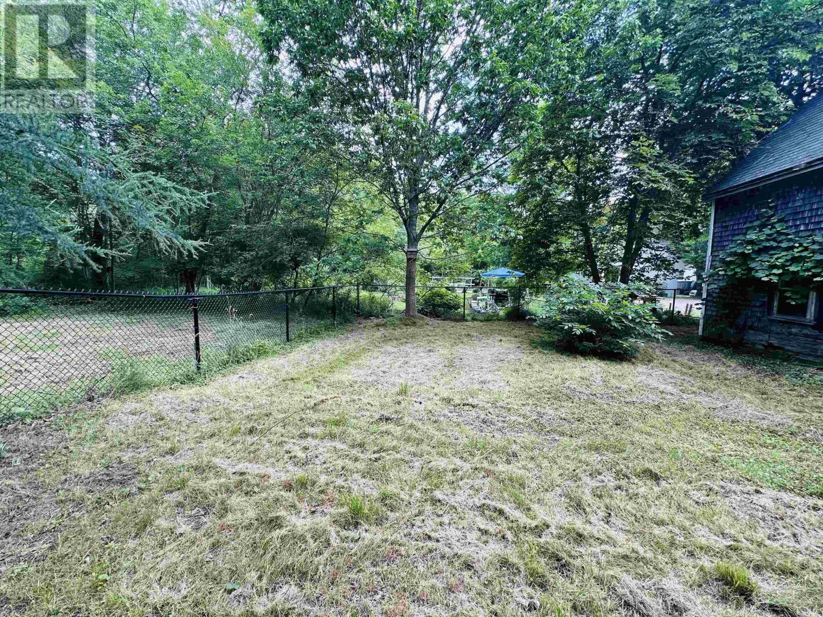 210 Victoria Road, Bridgewater, Nova Scotia  B4V 2N9 - Photo 23 - 202519635