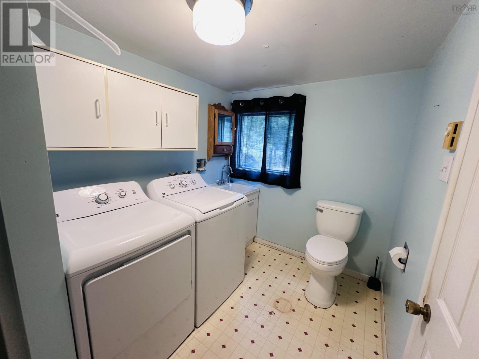 210 Victoria Road, Bridgewater, Nova Scotia  B4V 2N9 - Photo 9 - 202519635