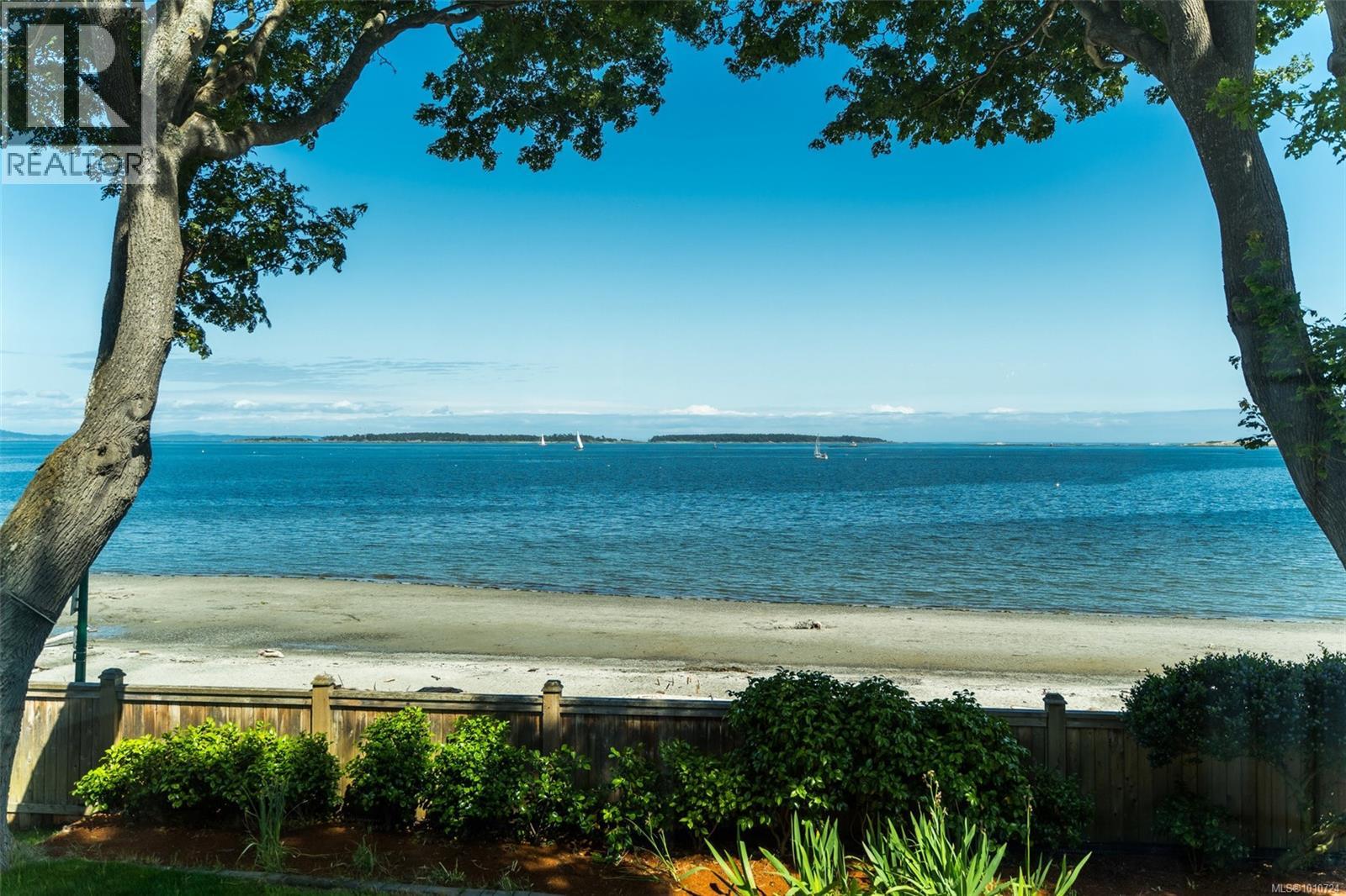 2170 Esplanade, Oak Bay, British Columbia