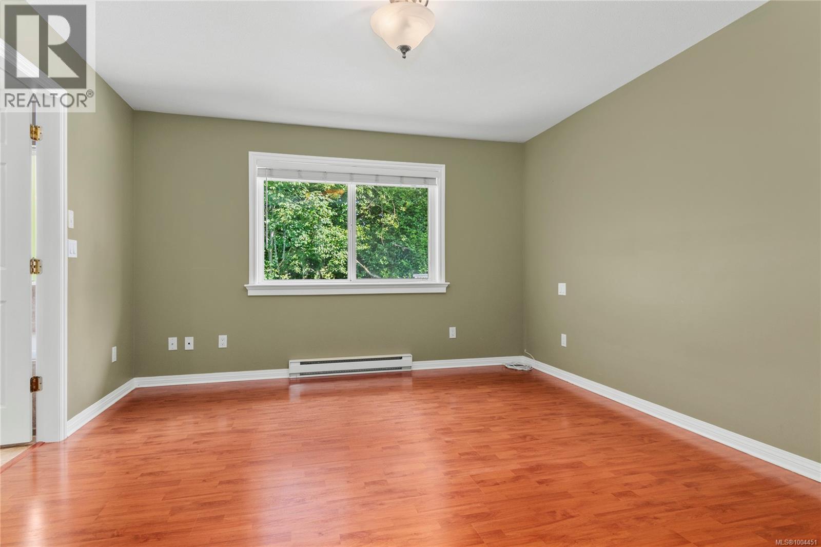 Property at 228 Maryland Rd image 4