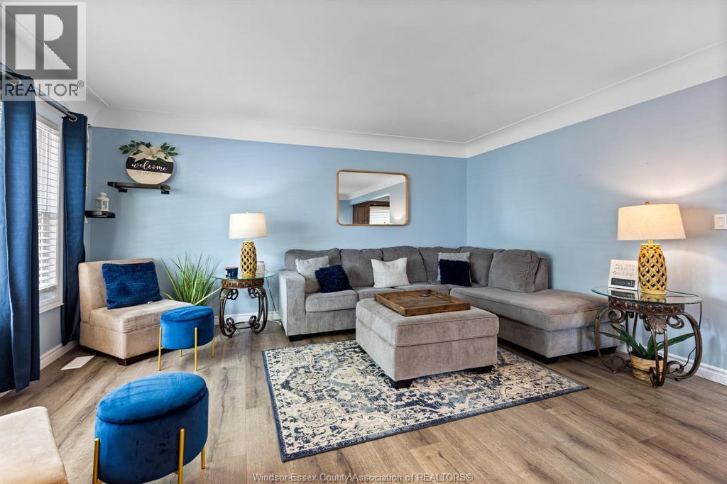 Property at 819 ROSSINI BOULEVARD image 3