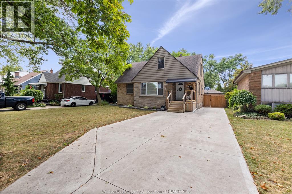 Property at 819 ROSSINI BOULEVARD image 2