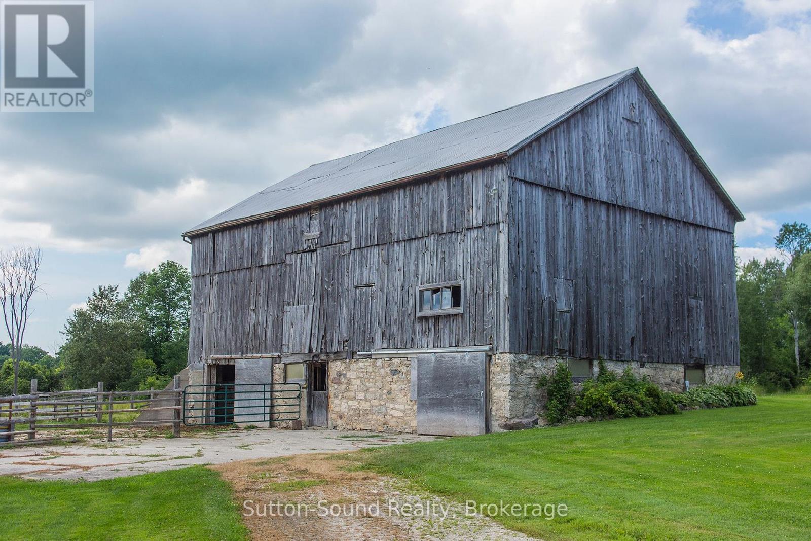 802677 Grey 40 Road, Chatsworth, Ontario  N0H 1G0 - Photo 12 - X12332762
