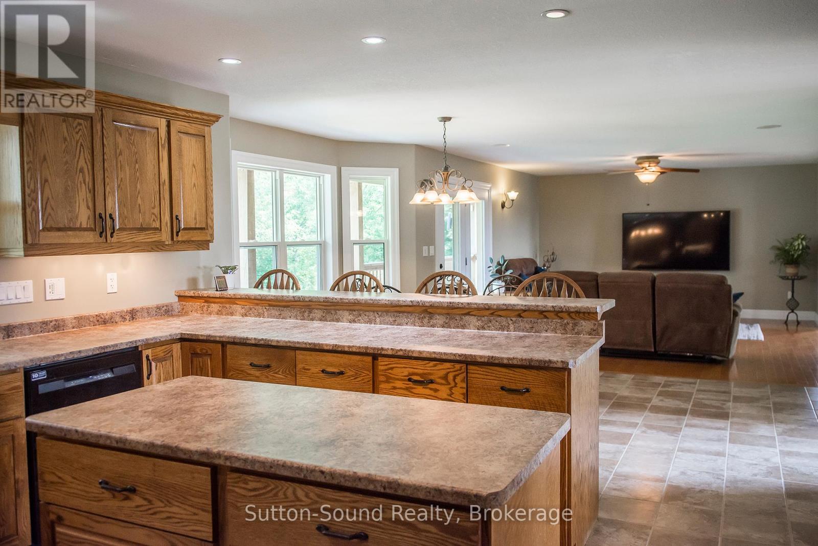 802677 Grey 40 Road, Chatsworth, Ontario  N0H 1G0 - Photo 22 - X12332762