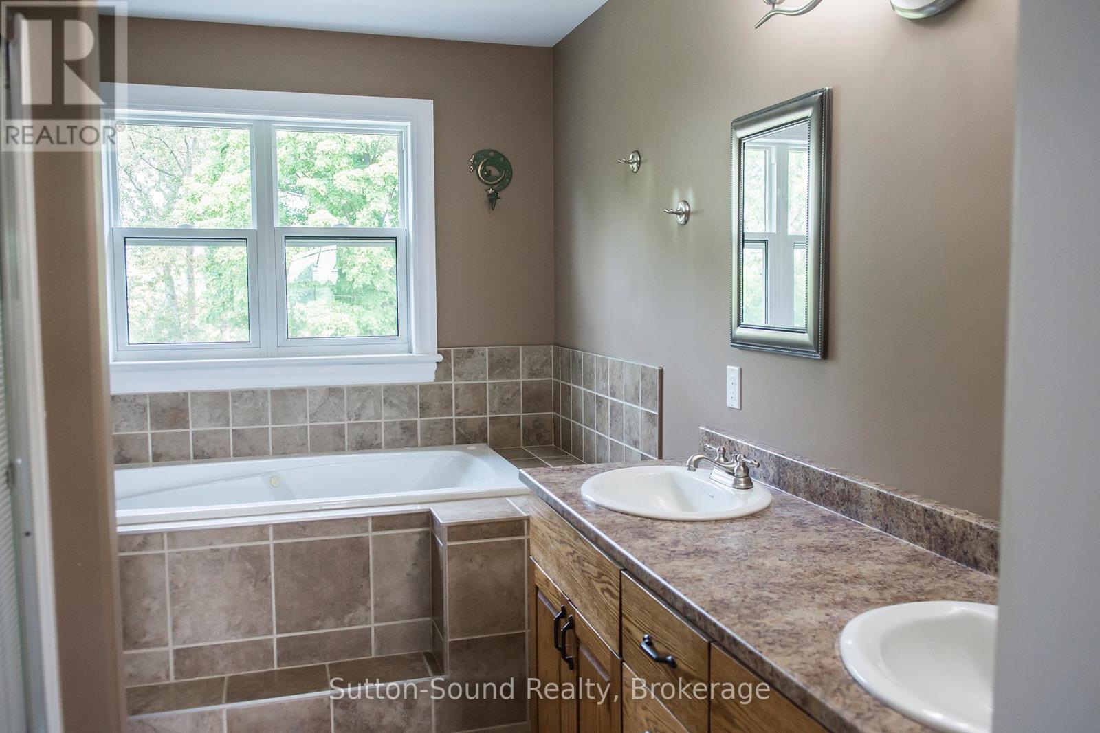 802677 Grey 40 Road, Chatsworth, Ontario  N0H 1G0 - Photo 34 - X12332762