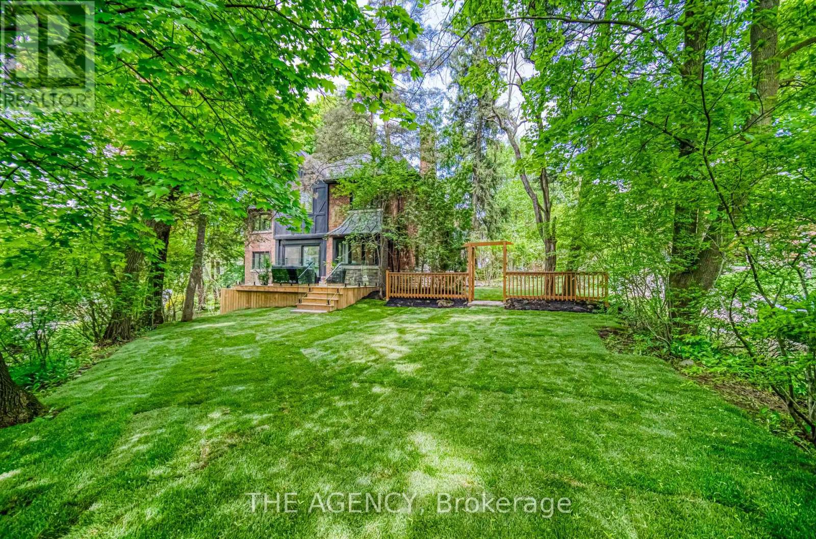 16 Duncannon Drive, Toronto, Ontario  M5P 2M1 - Photo 33 - C12336896