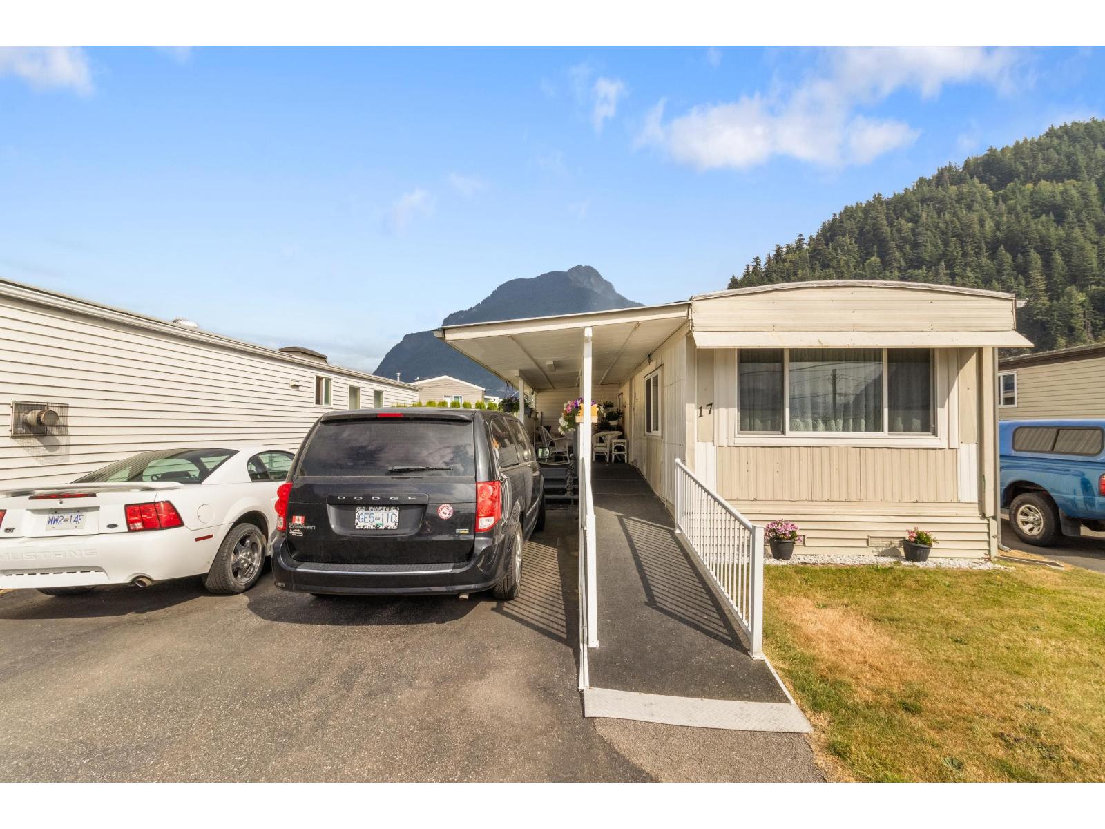 17 62780 FLOOD HOPE ROAD|Hope, Hope, British Columbia