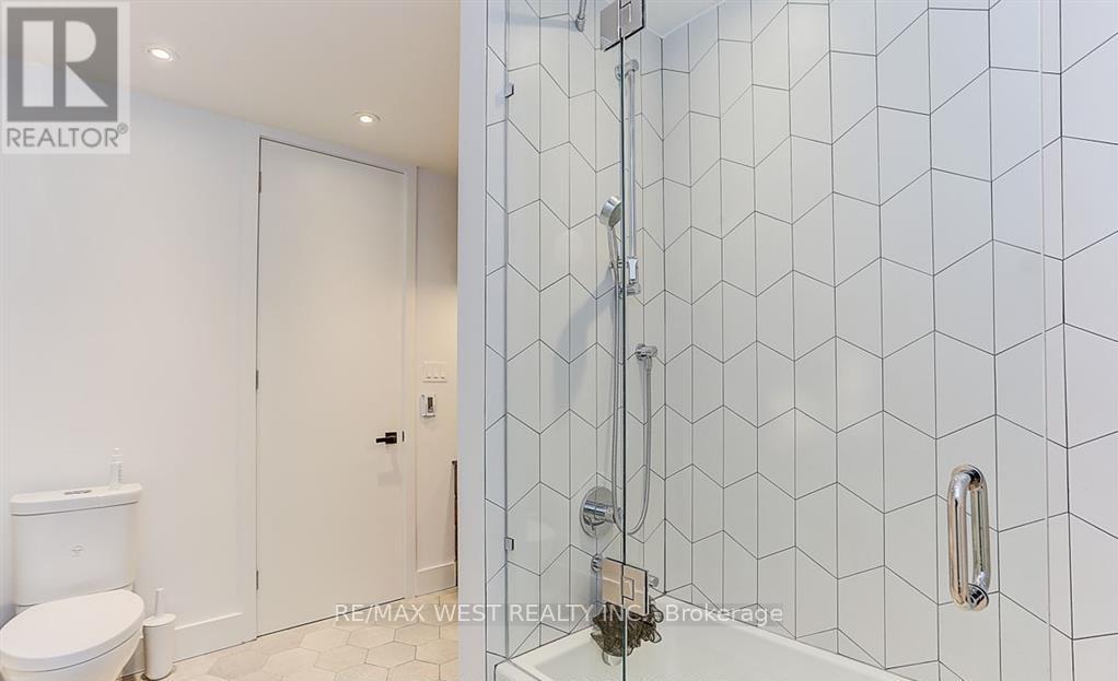 185 Logan Avenue, Toronto, Ontario  M4M 2N2 - Photo 18 - E12336813