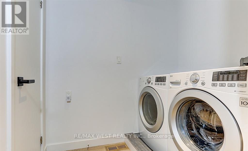185 Logan Avenue, Toronto, Ontario  M4M 2N2 - Photo 19 - E12336813