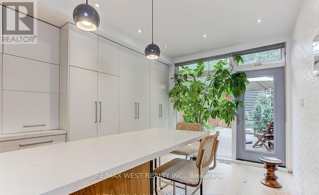185 Logan Avenue, Toronto, Ontario  M4M 2N2 - Photo 9 - E12336813