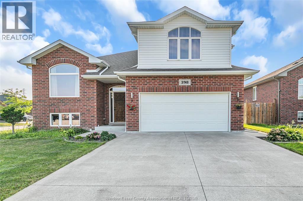 MLS# 25020277: 398 POPLAR DRIVE, Lakeshore, Canada