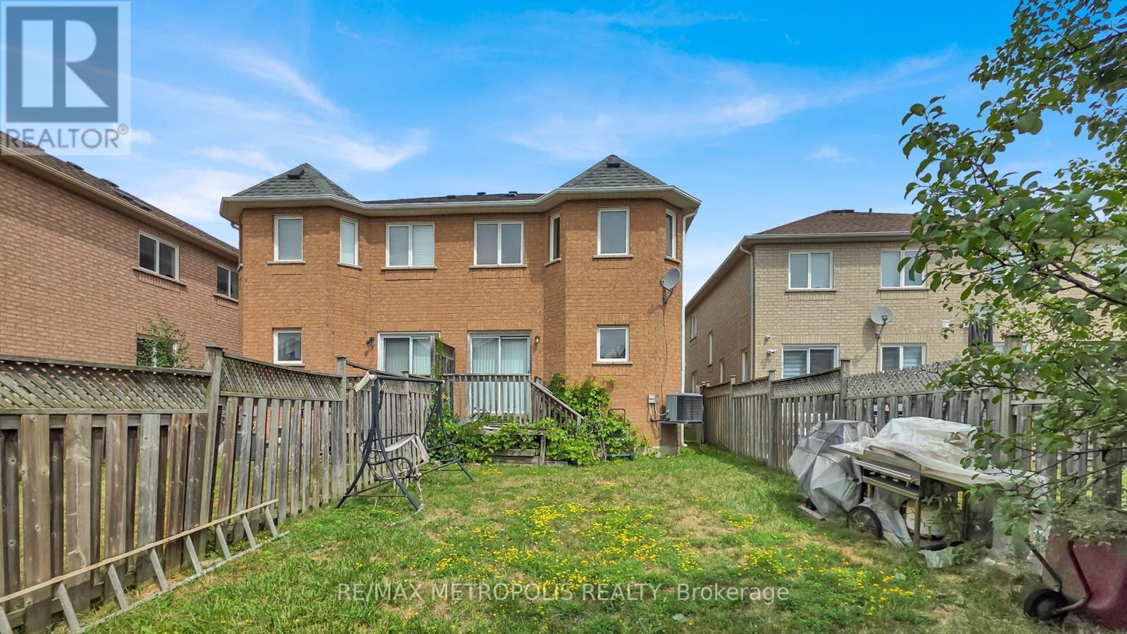 Property at 15 ROYAL APPIAN CRESCENT image 2