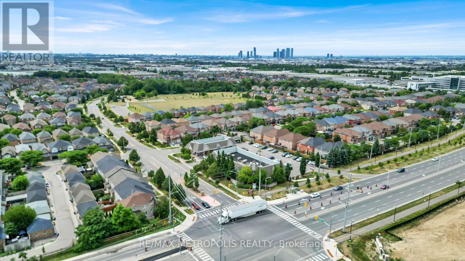 15 Royal Appian Crescent, Vaughan (Patterson), Ontario L4K 5K9 - Photo 26 - N12336884