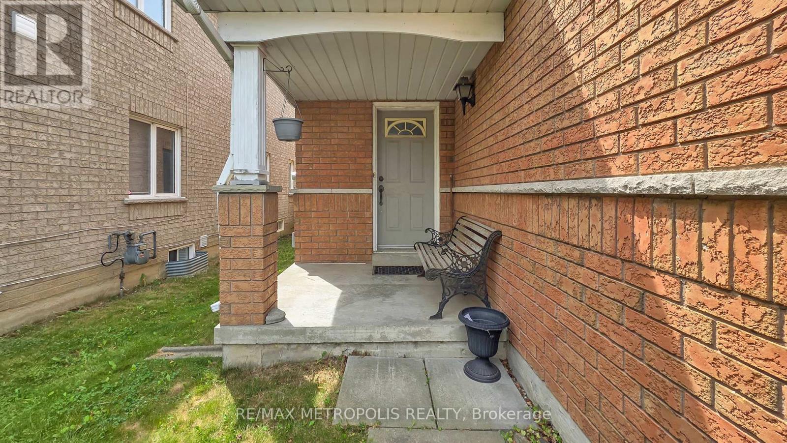 Property at 15 ROYAL APPIAN CRESCENT image 4