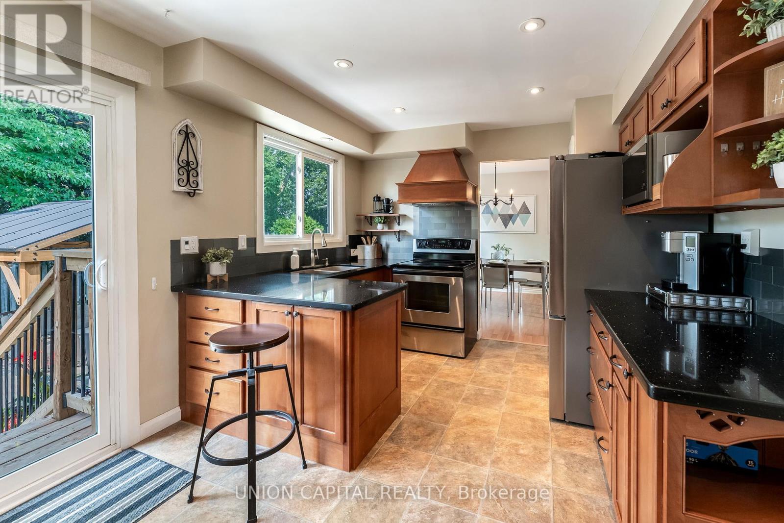 93 Booth Drive, Whitchurch-Stouffville, Ontario  L4A 4K4 - Photo 11 - N12336920