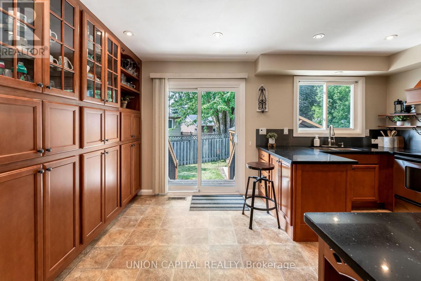93 Booth Drive, Whitchurch-Stouffville, Ontario  L4A 4K4 - Photo 13 - N12336920