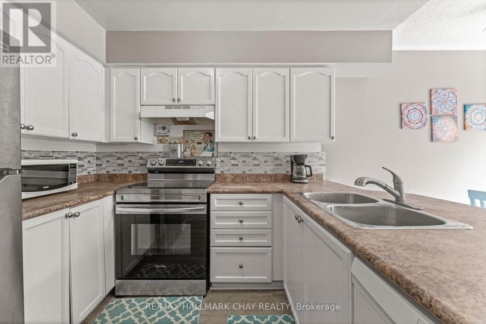 243 Stanley Street, Barrie, Ontario  L4M 7G2 - Photo 16 - S12336791