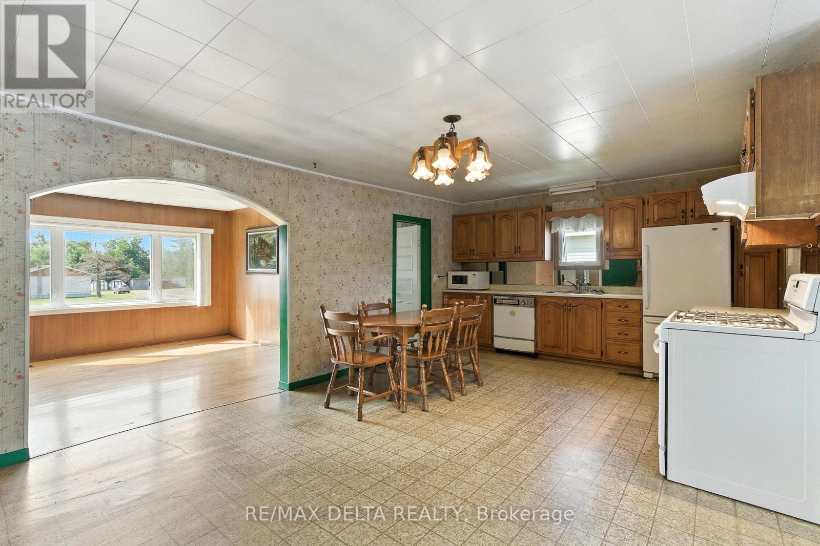 3560 Drouin Road, Clarence-Rockland, Ontario  K0A 2A0 - Photo 6 - X12333244