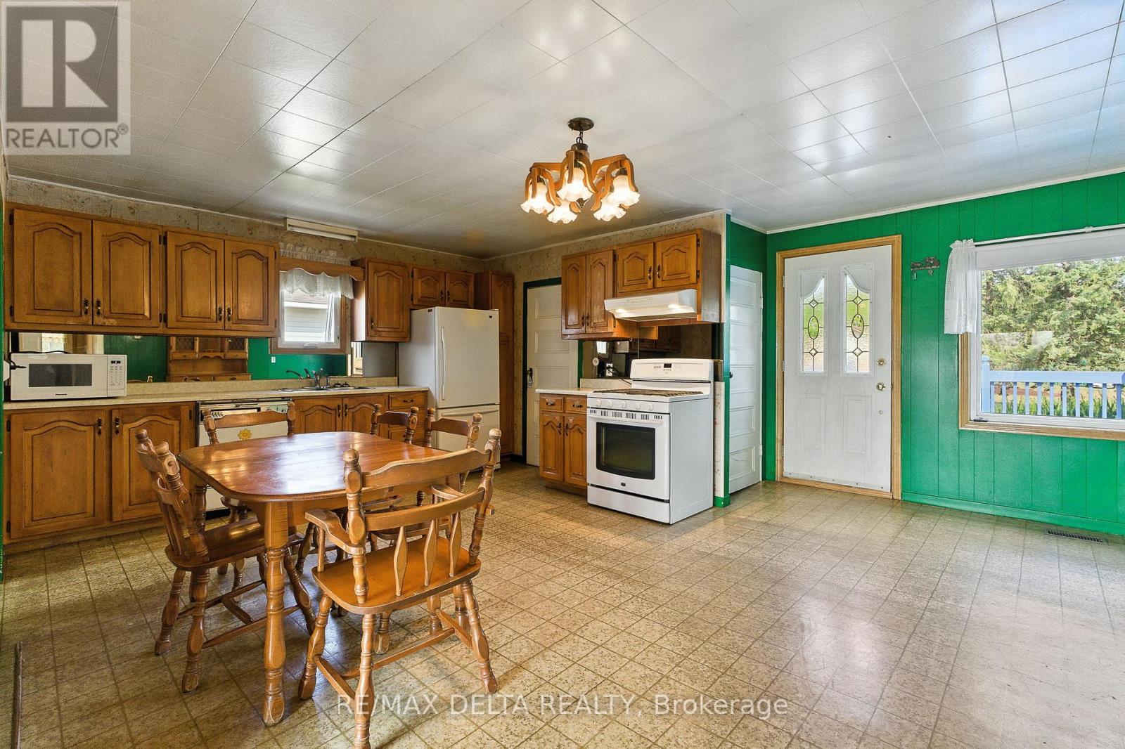 3560 Drouin Road, Clarence-Rockland, Ontario  K0A 2A0 - Photo 7 - X12333244