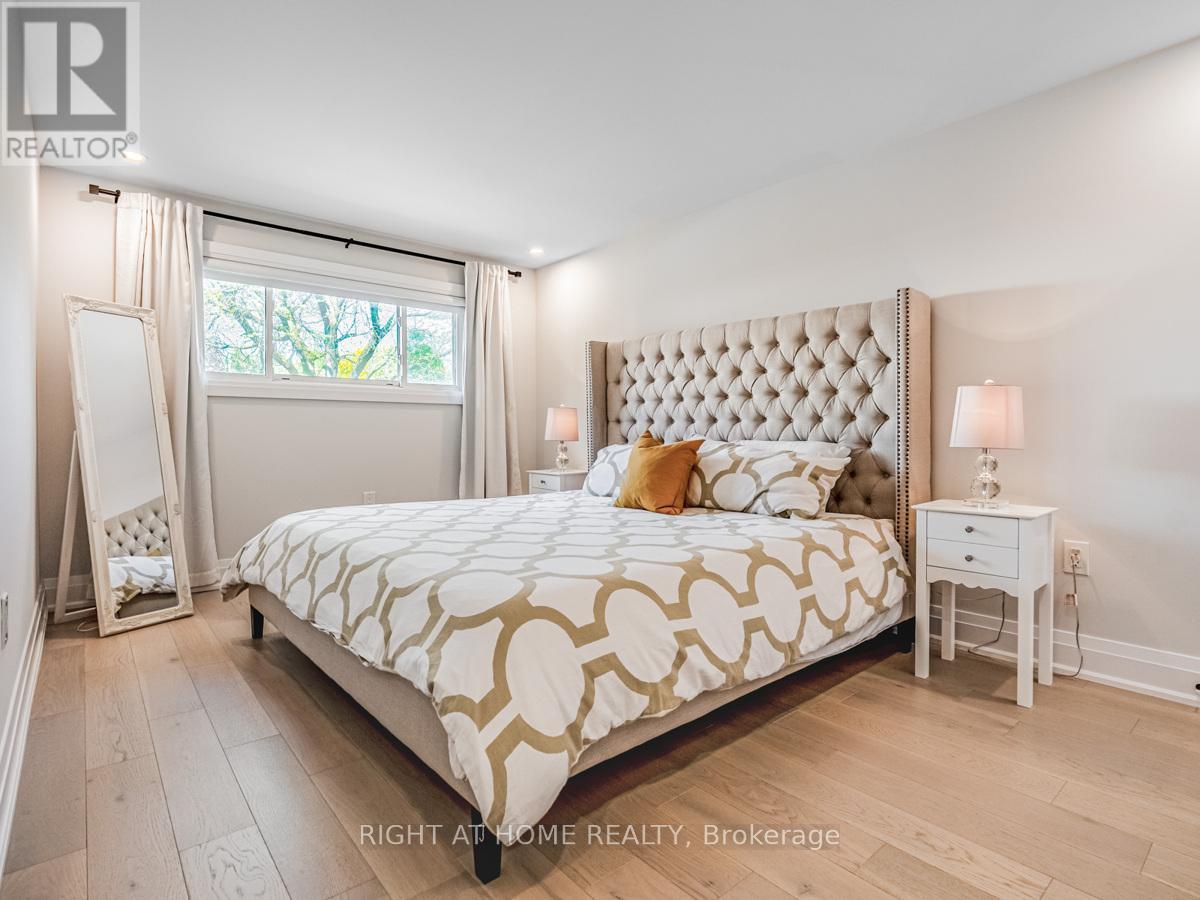 883 Francis Road, Burlington, Ontario  L7T 3Y3 - Photo 13 - W12336858