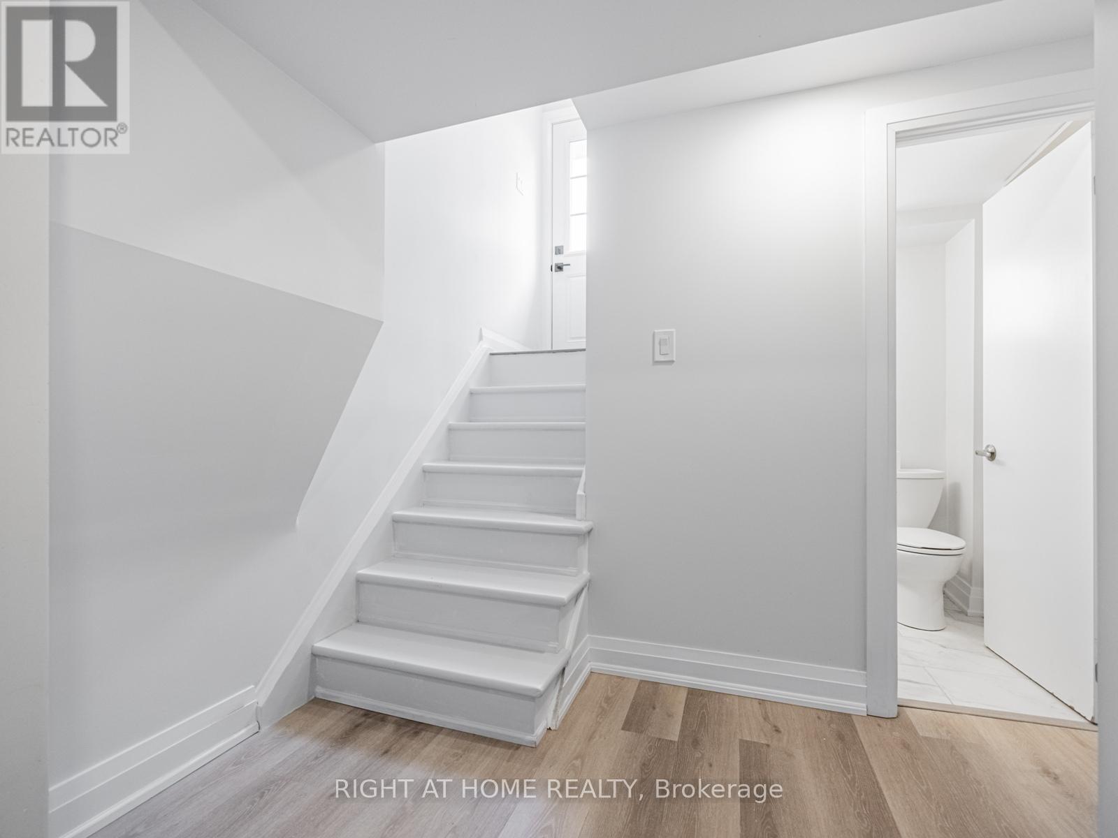 883 Francis Road, Burlington, Ontario  L7T 3Y3 - Photo 17 - W12336858