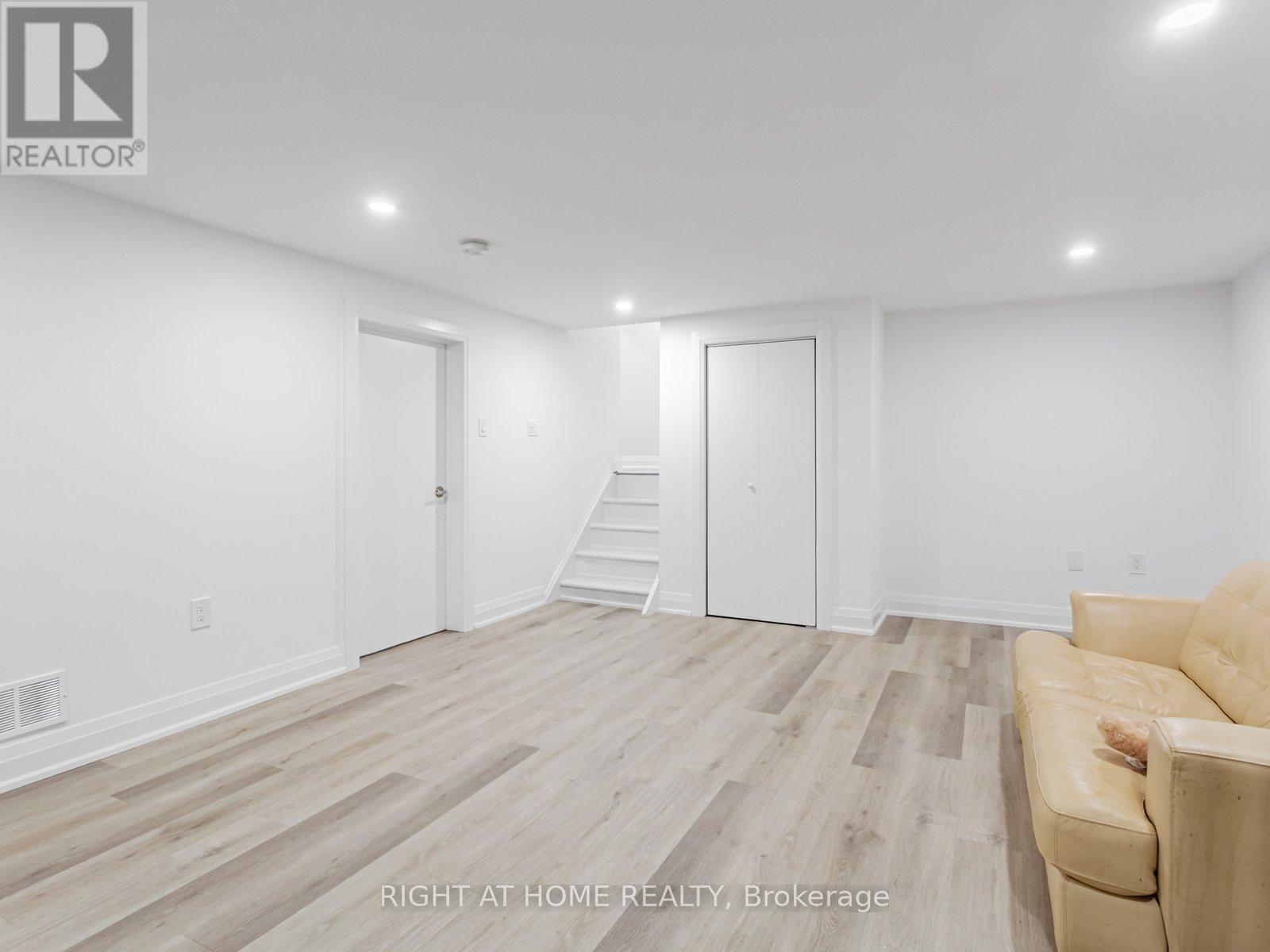 883 Francis Road, Burlington, Ontario  L7T 3Y3 - Photo 21 - W12336858