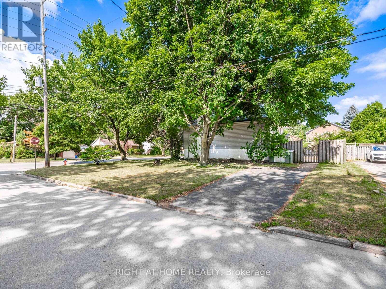 883 Francis Road, Burlington, Ontario  L7T 3Y3 - Photo 27 - W12336858