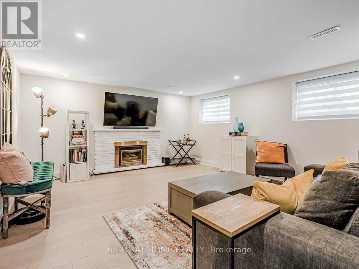 883 Francis Road, Burlington, Ontario  L7T 3Y3 - Photo 8 - W12336858