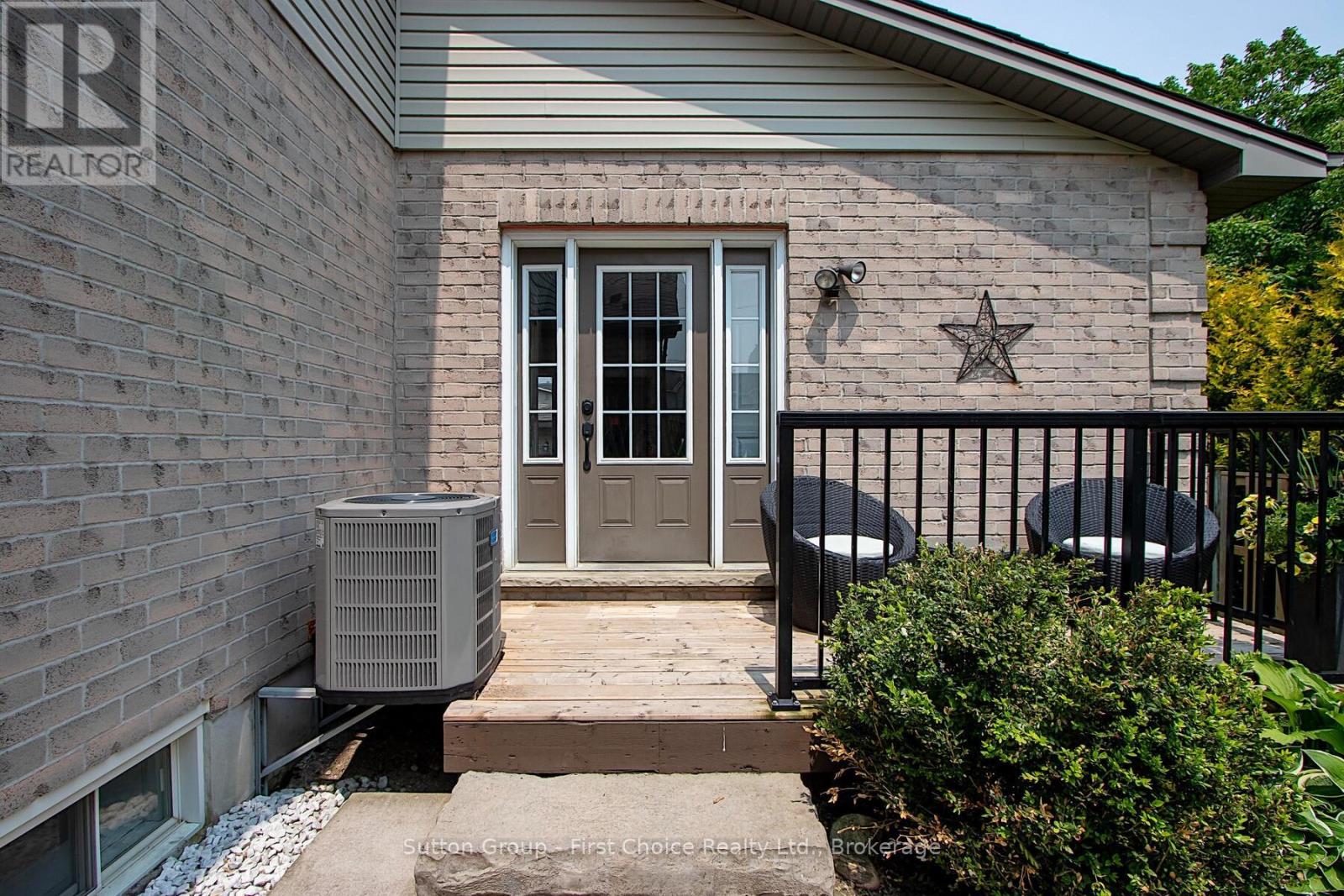 186 Waterloo Street W, South Huron, Ontario  N0M 1S2 - Photo 30 - X12268041