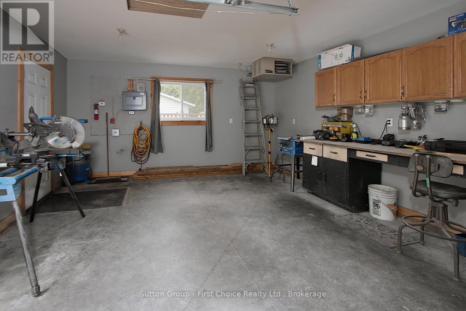 186 Waterloo Street W, South Huron, Ontario  N0M 1S2 - Photo 38 - X12268041