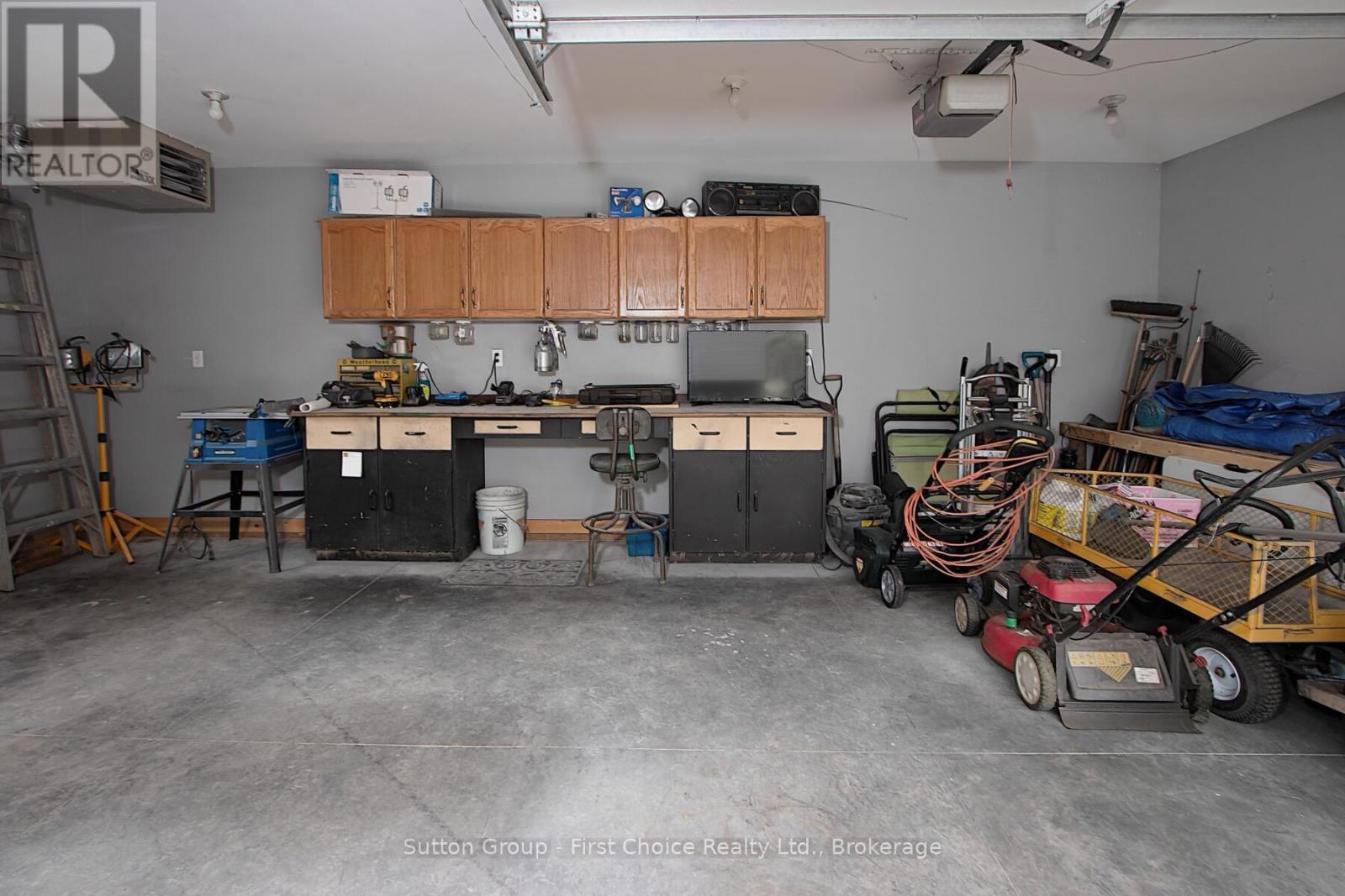 186 Waterloo Street W, South Huron, Ontario  N0M 1S2 - Photo 39 - X12268041
