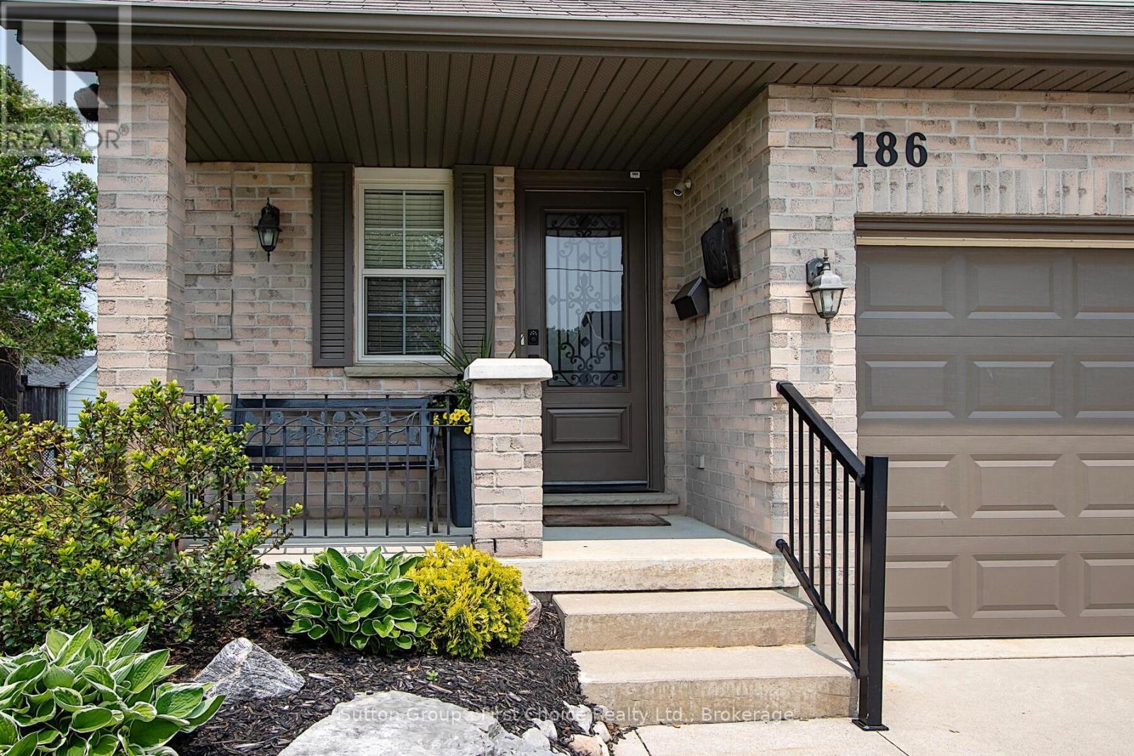 186 Waterloo Street W, South Huron, Ontario  N0M 1S2 - Photo 4 - X12268041
