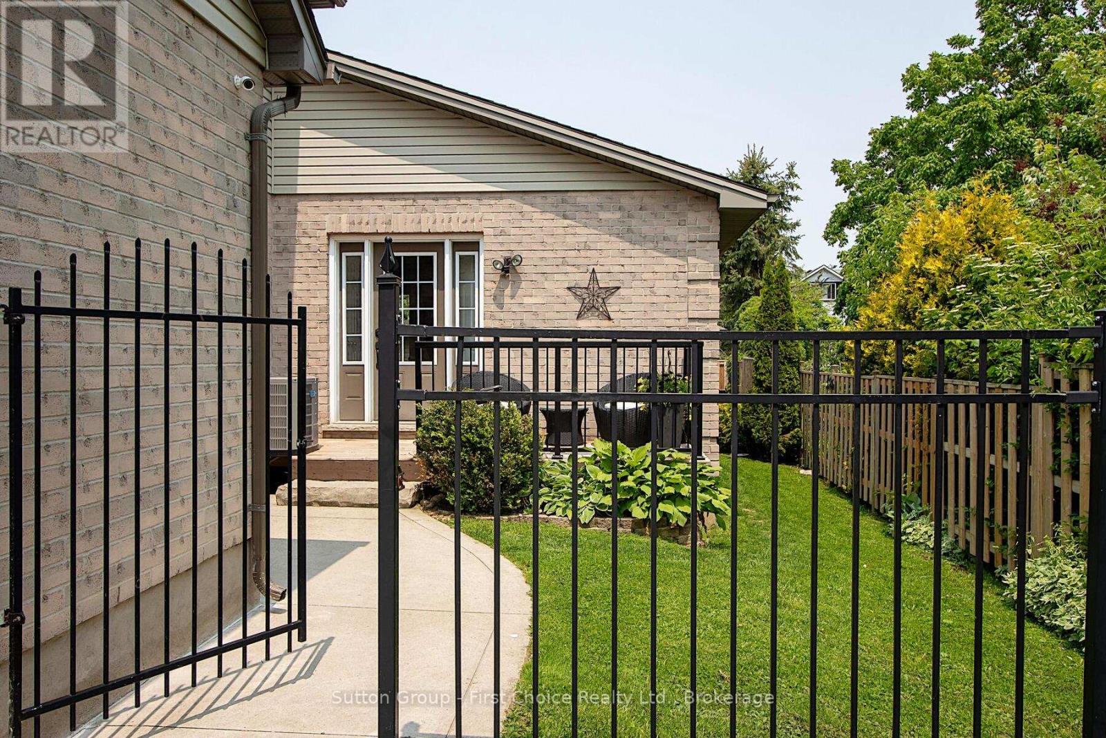 186 Waterloo Street W, South Huron, Ontario  N0M 1S2 - Photo 35 - X12268041
