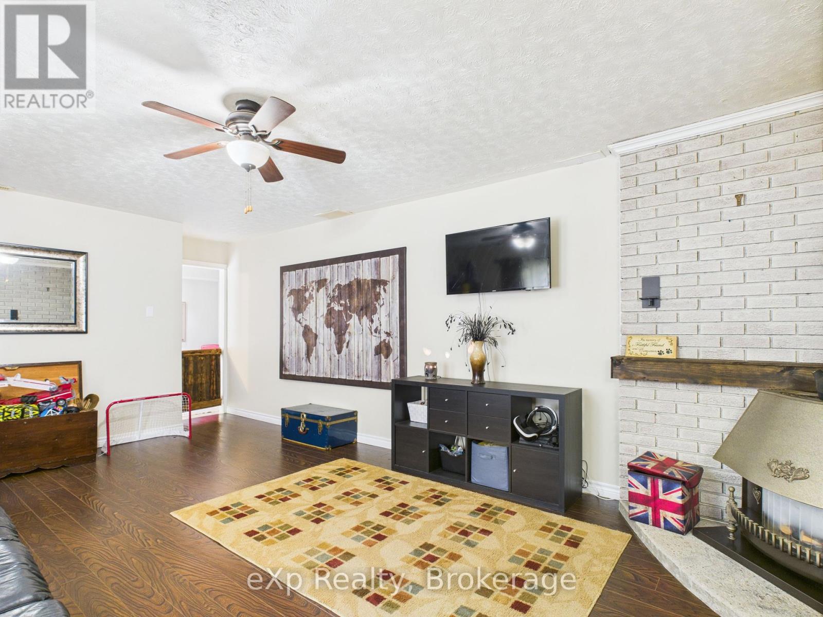 11 George Street, Brockton, Ontario  N0G 2V0 - Photo 7 - X12277444