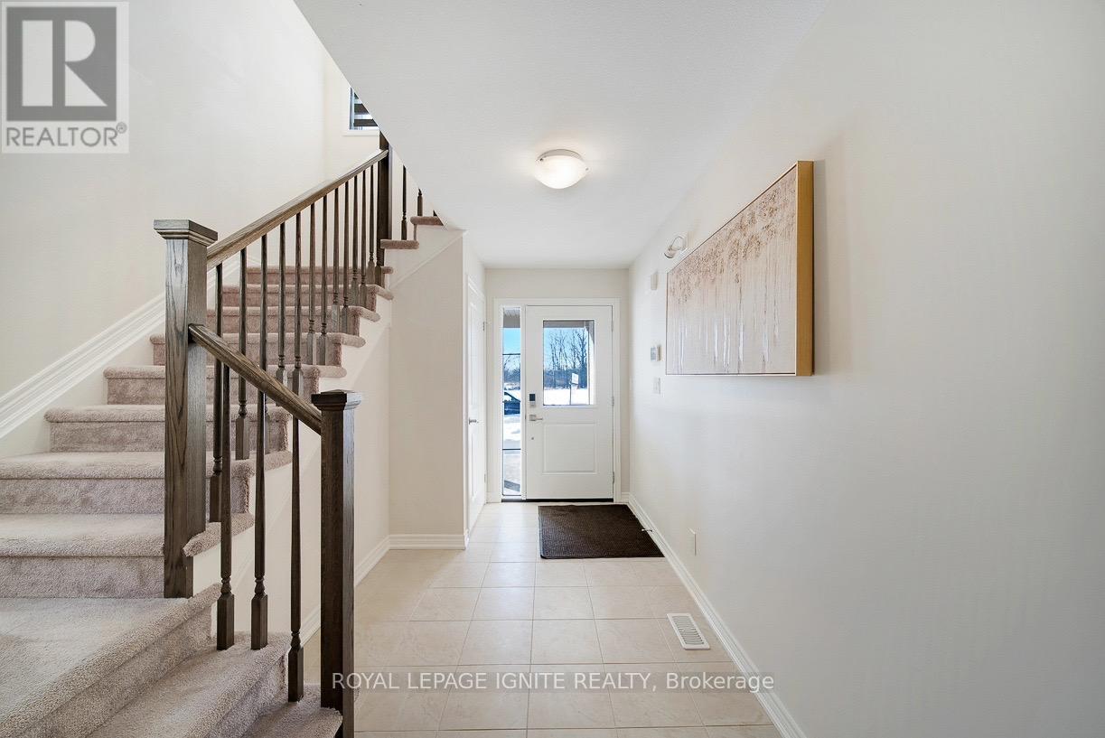 328 Julia Drive, Welland, Ontario  L3C 0E4 - Photo 4 - X12336779