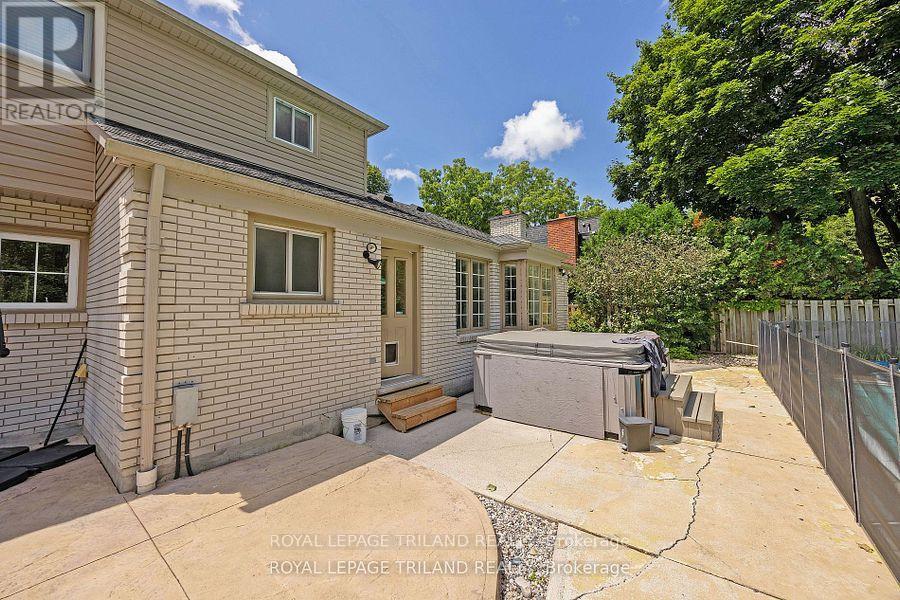 69 Shavian Boulevard, London North, Ontario  N6G 2P4 - Photo 23 - X12336723