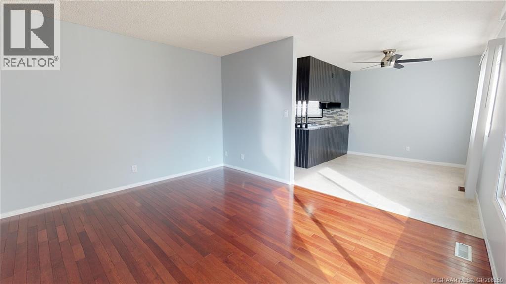 Property at A & B, 9842 72 Avenue image 4