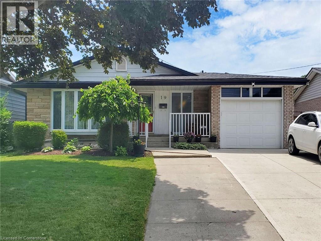 19 Bunker Hill Drive, Hamilton, Ontario  L8K 5X3 - Photo 2 - 40743115